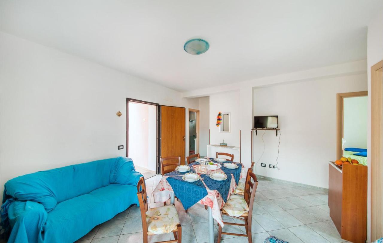 Cozy Apartment In La Maddalena With Kitchen Екстериор снимка